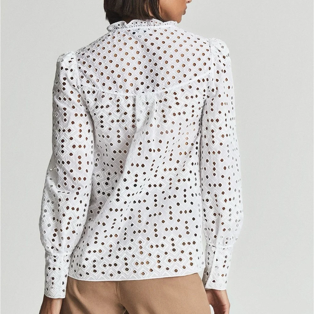 REISS Yasmin White Eyelet Embroidered Button Down Designer Blouse Size 6 - Picture 4 of 5